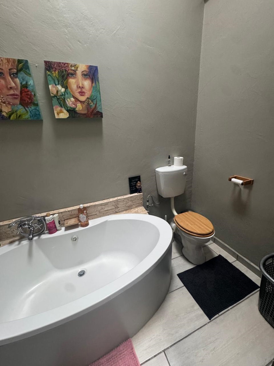 3 Bedroom Property for Sale in Bodorp North West